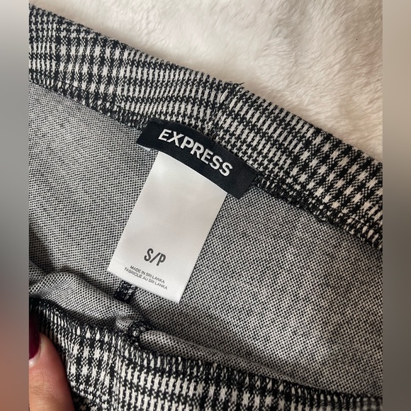 Express Plaid leggings houndstooth red black white stripe small - Picture 4 of 4